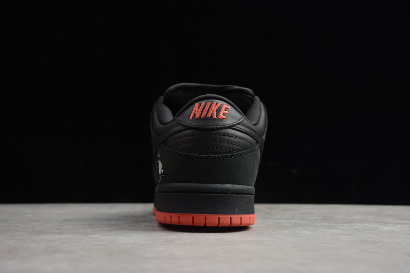 SB Dunk Low Pro "Black Pigeon"