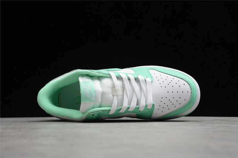 Dunk Low “Green Glow”