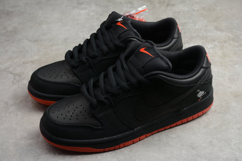 SB Dunk Low Pro "Black Pigeon"