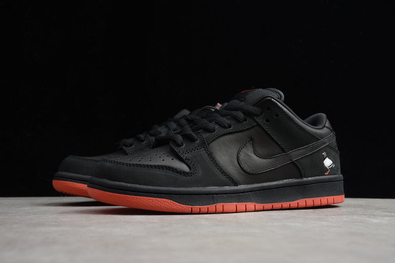 SB Dunk Low Pro "Black Pigeon"