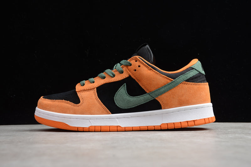 SB DUNK ORANGE GREEN