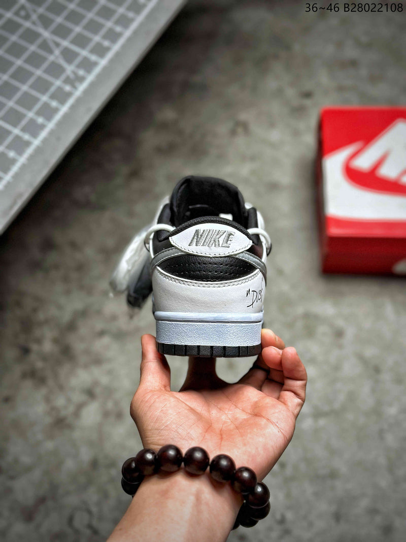 Nike Dunk Low Retro