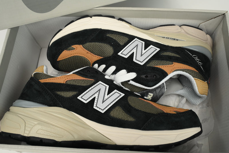 New Balance 990 Black And Yellow