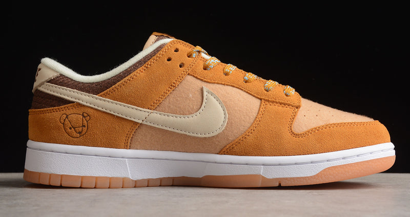 Nike SB Dunk Bear Brown