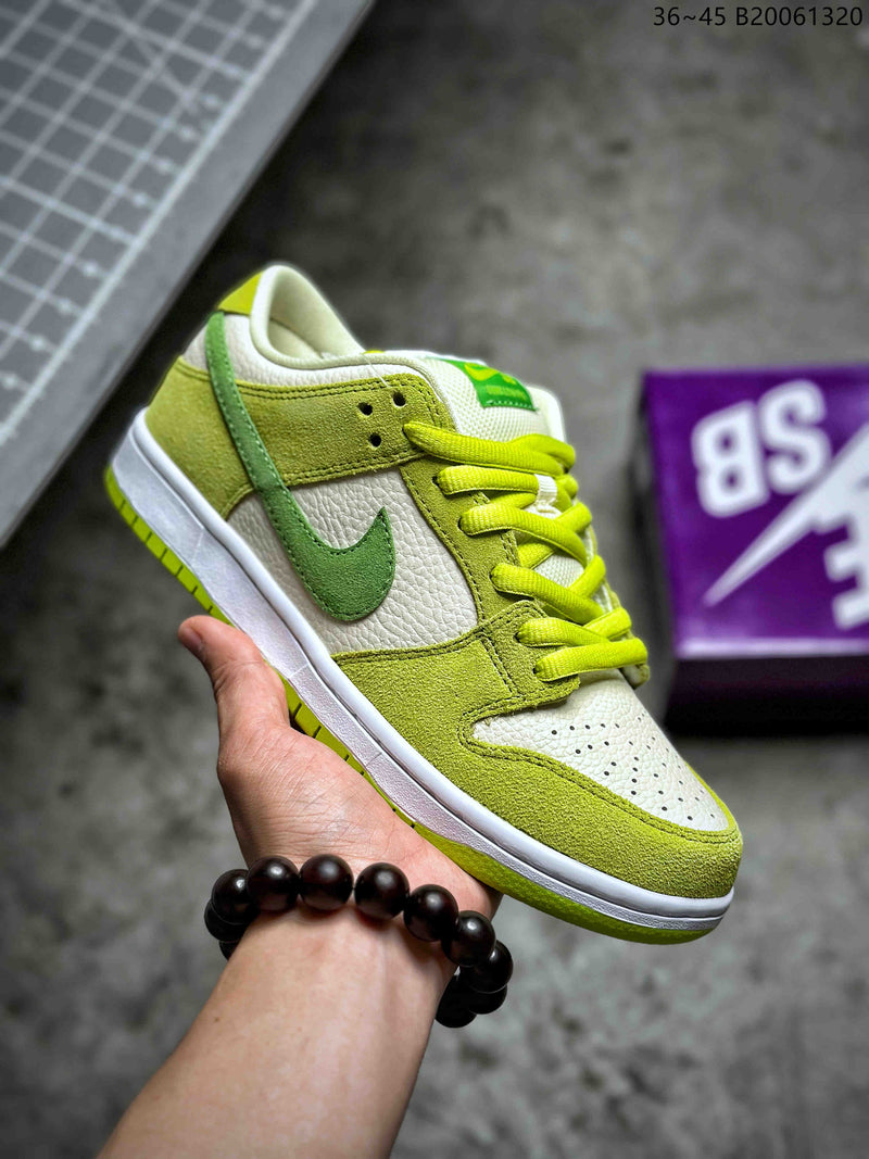 Nike SB Dunk Low "Green Apple"