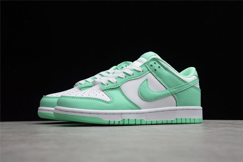 Dunk Low “Green Glow”