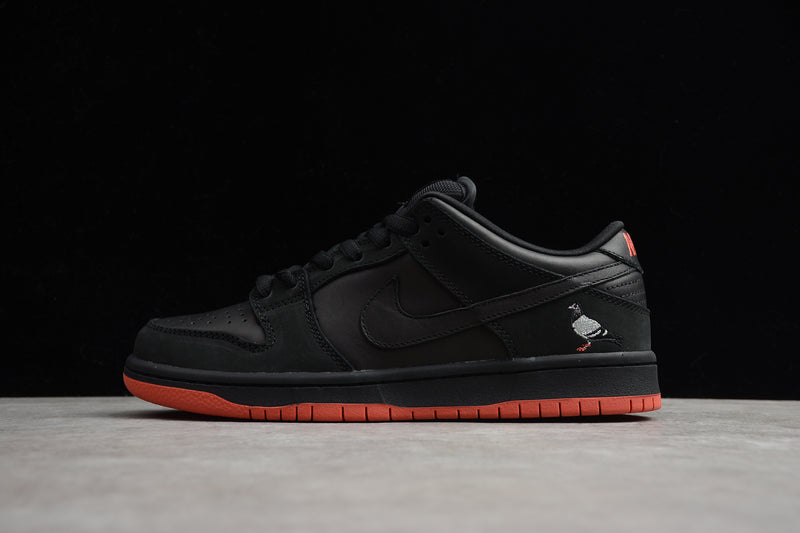 SB Dunk Low Pro "Black Pigeon"