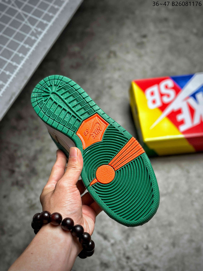 NIKE SB Dunk Low x Jarritos