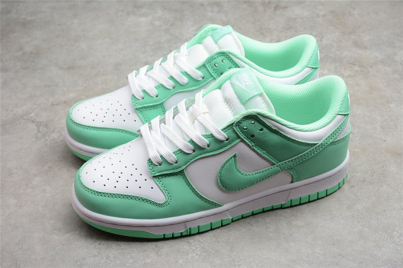 Dunk Low “Green Glow”