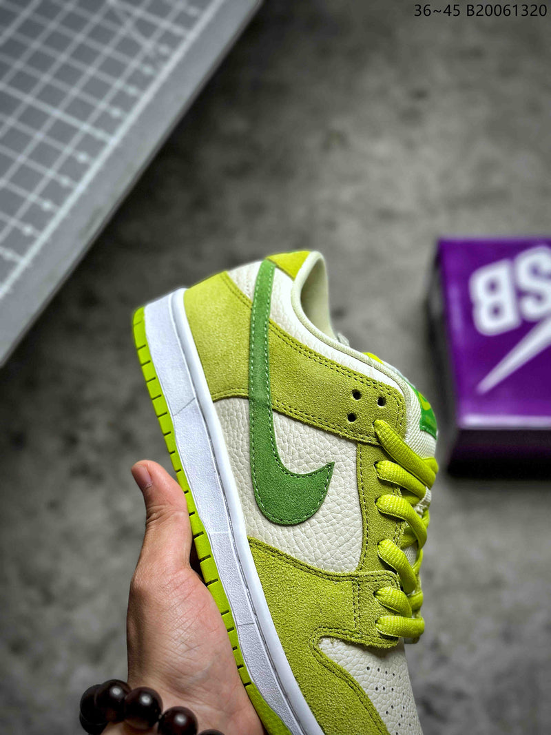 Nike SB Dunk Low "Green Apple"