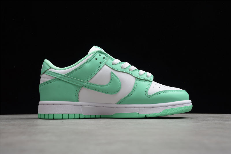 Dunk Low “Green Glow”