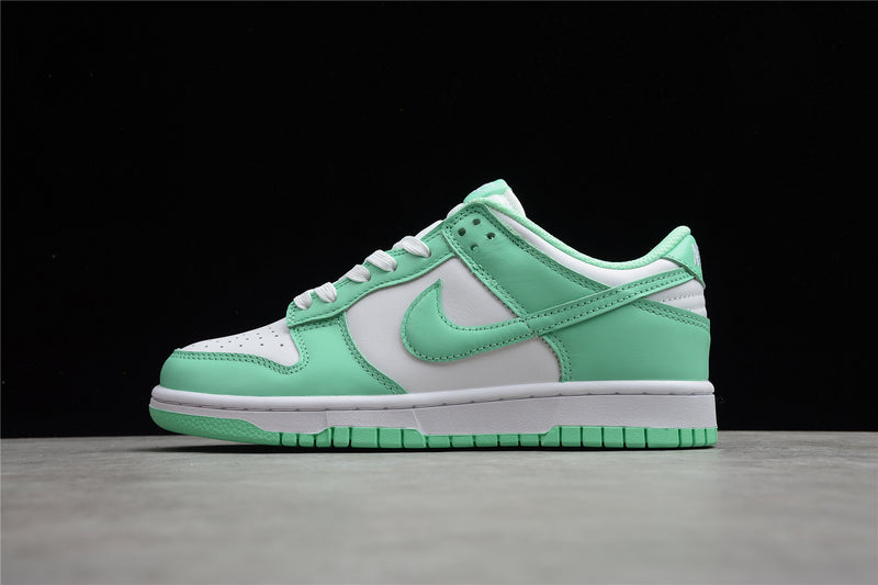 Dunk Low “Green Glow”