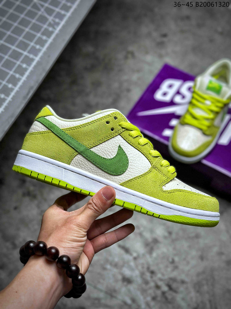 Nike SB Dunk Low "Green Apple"