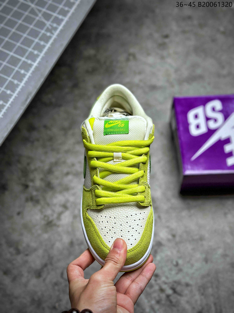 Nike SB Dunk Low "Green Apple"