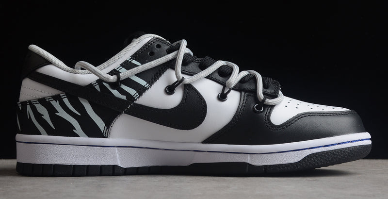 Nike SB Dunk high black and white