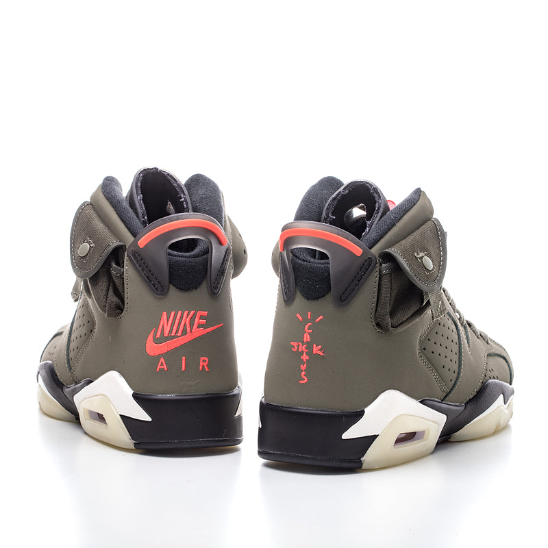 Tênis Nike Air Jordan 6 Retro x Travis Scott