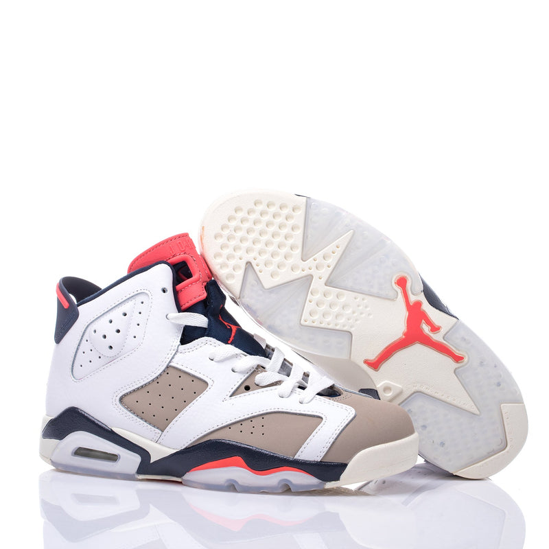 Tênis Nike Air Jordan 6