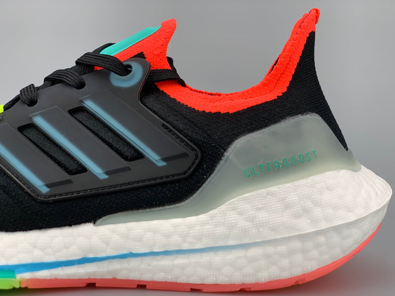 TÊNIS ULTRABOOST 22