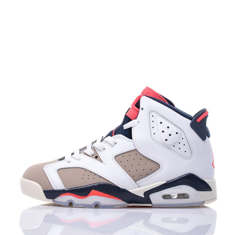 Tênis Nike Air Jordan 6