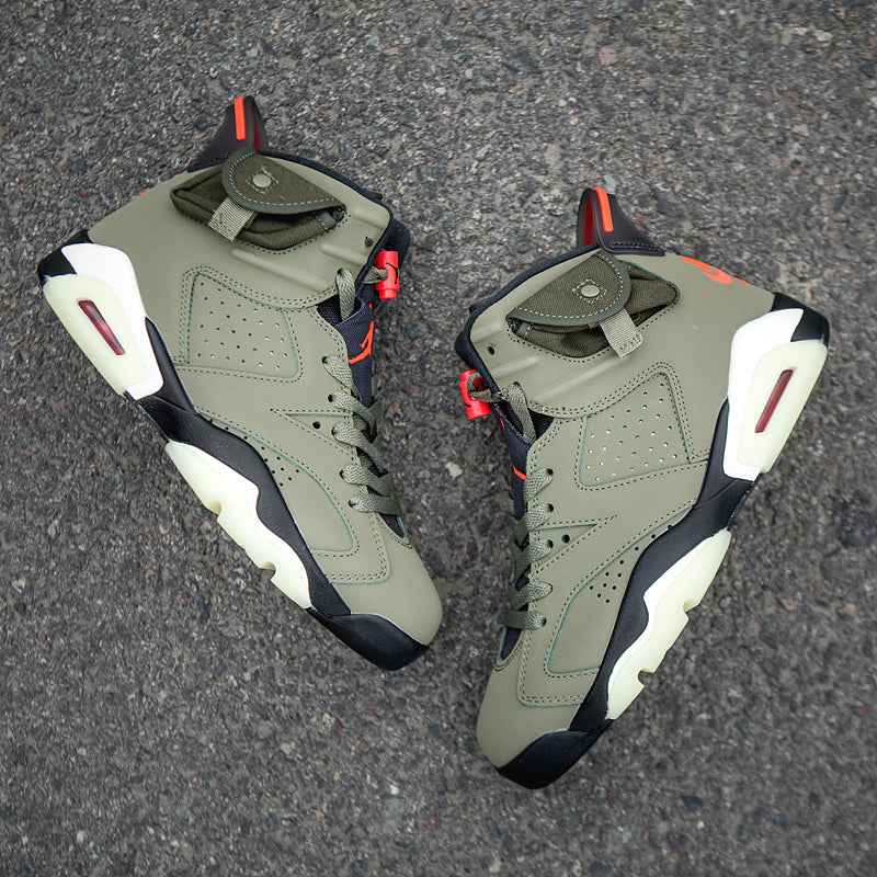 Tênis Nike Air Jordan 6 Retro x Travis Scott