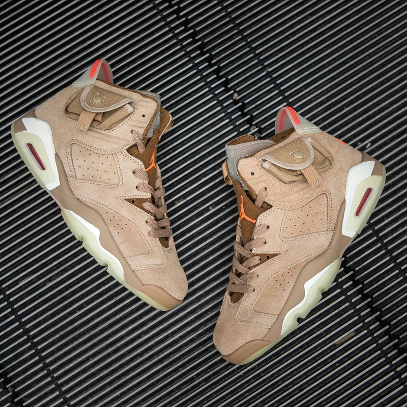 Tênis Nike Air Jordan 6 Retro x Travis Scott