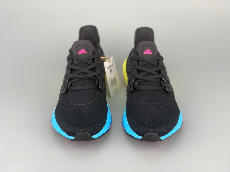 TÊNIS ULTRABOOST 22