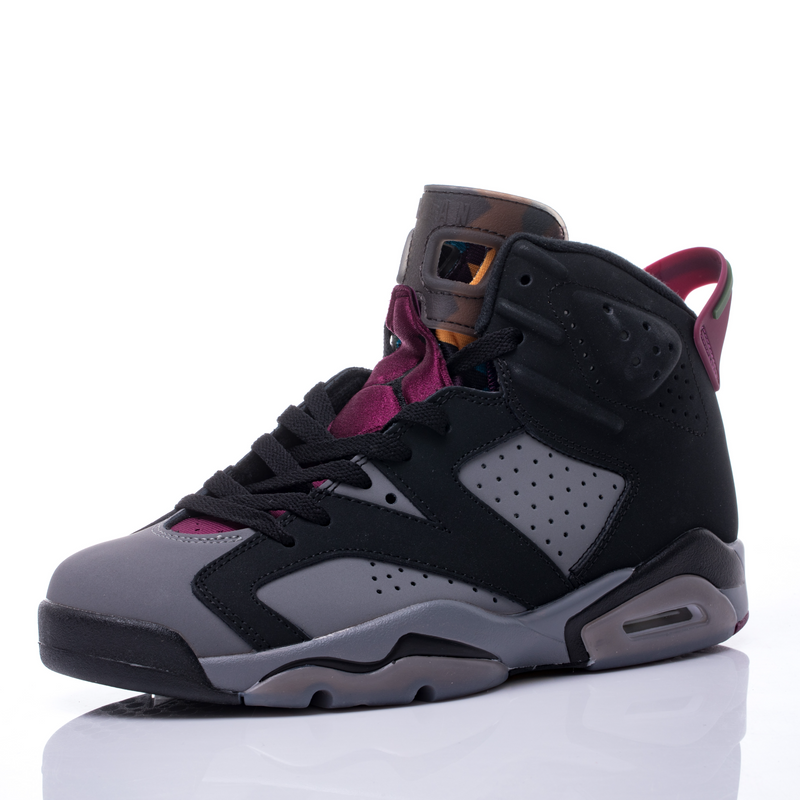 Tênis Nike Air Jordan 6