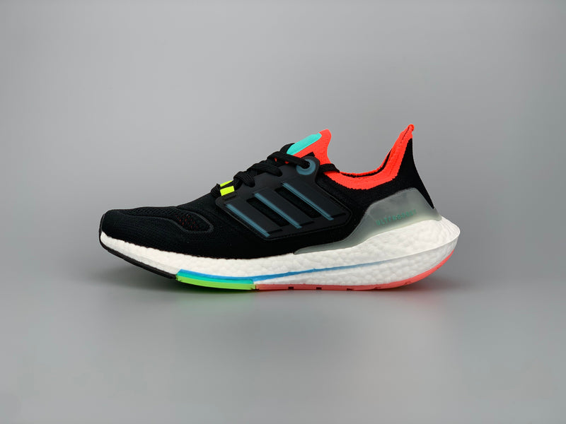 TÊNIS ULTRABOOST 22