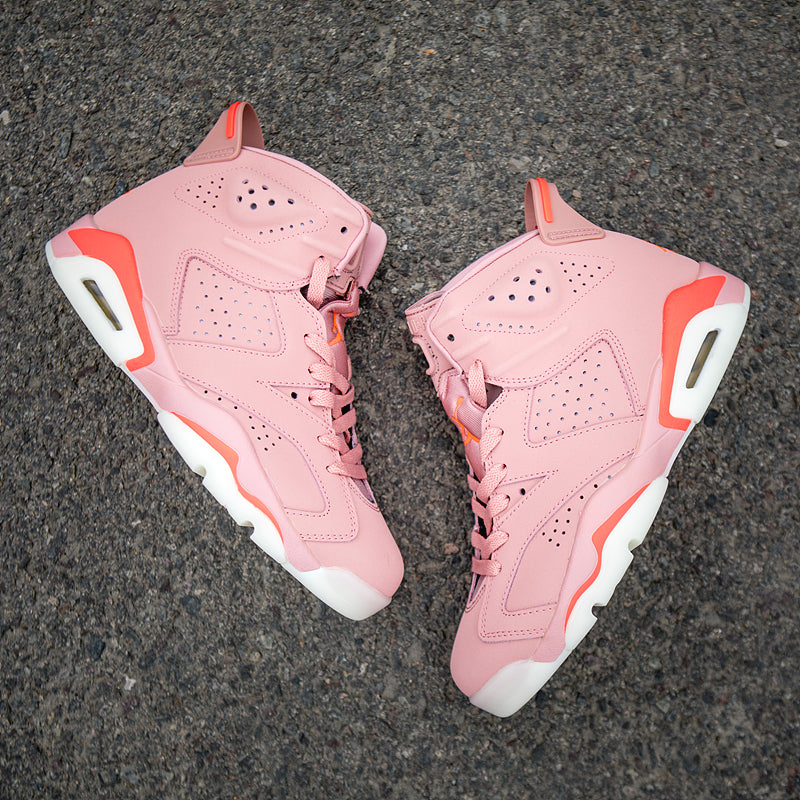 Tênis Nike Air Jordan 6