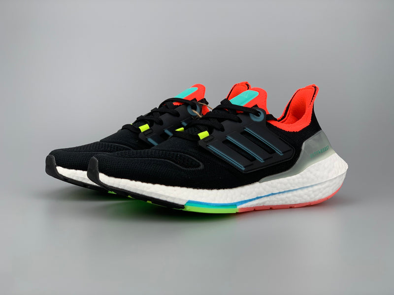 TÊNIS ULTRABOOST 22