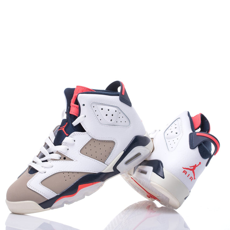 Tênis Nike Air Jordan 6