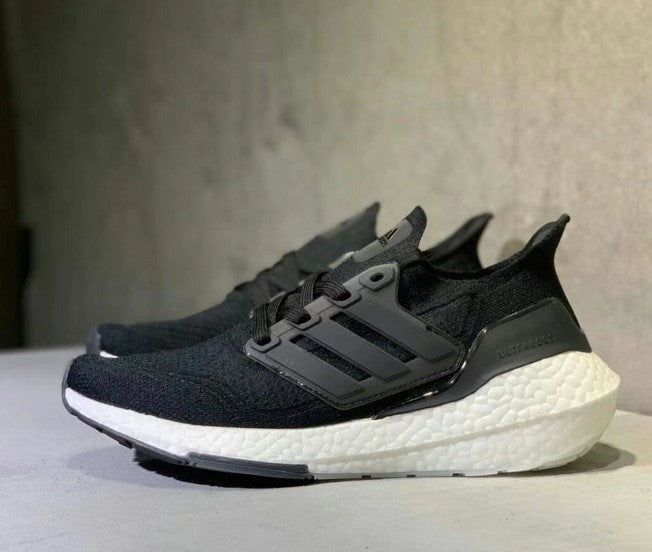 ULTRABOOST 21 SNEAKERS